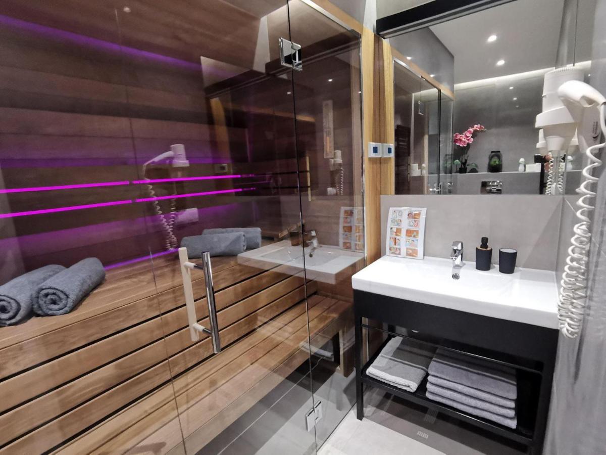 Jacuzzi Apartments Krakow Bagian luar foto