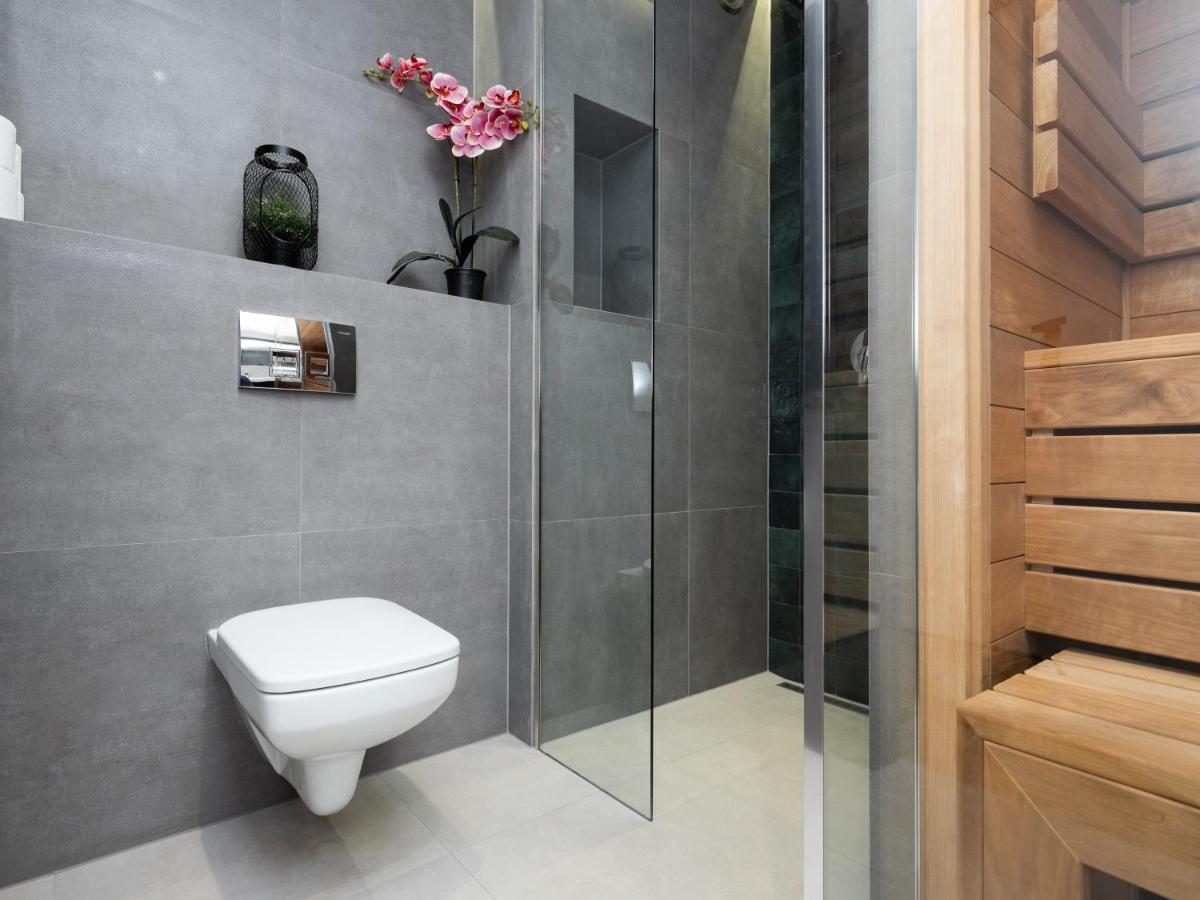 Jacuzzi Apartments Krakow Bagian luar foto