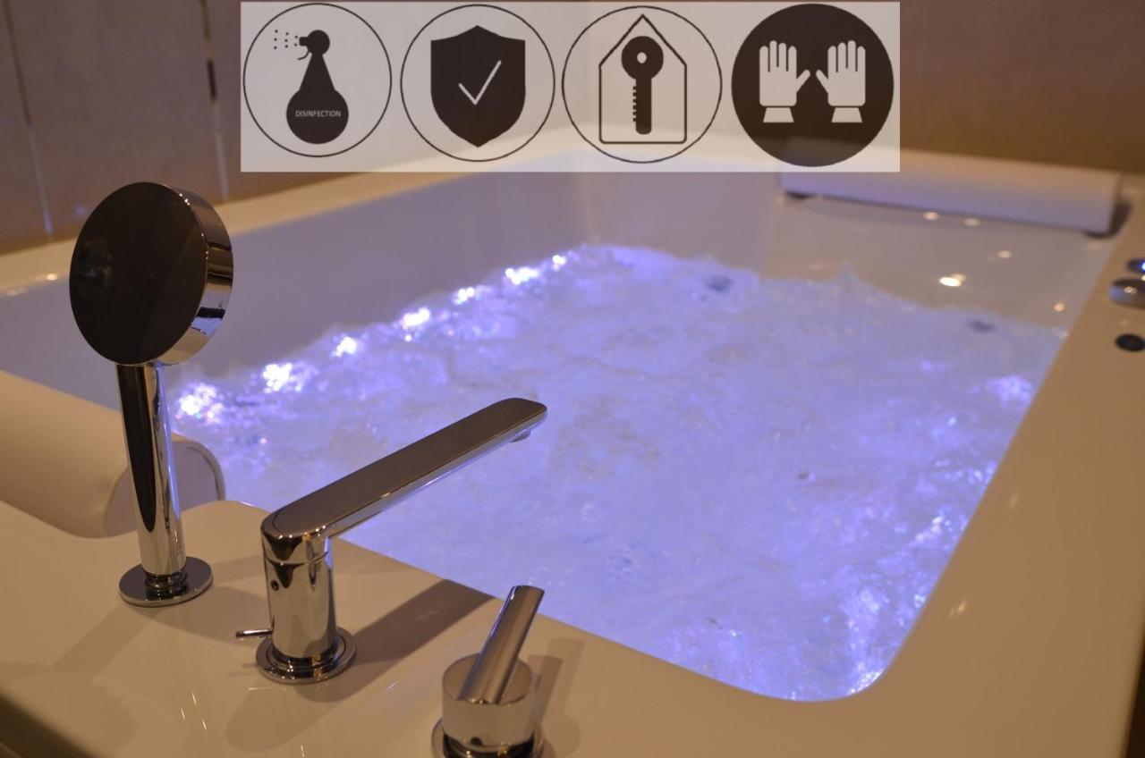 Jacuzzi Apartments Krakow Bagian luar foto