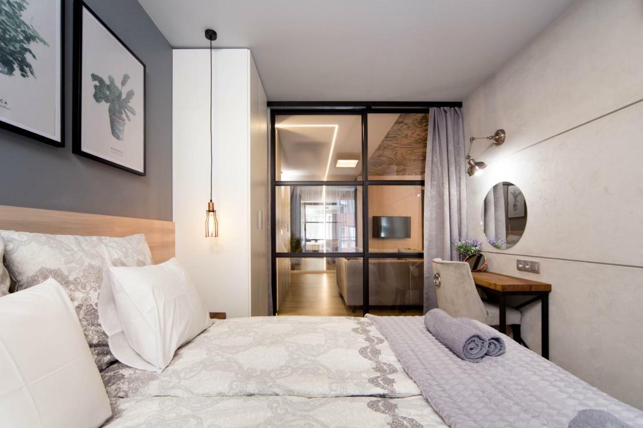 Jacuzzi Apartments Krakow Bagian luar foto