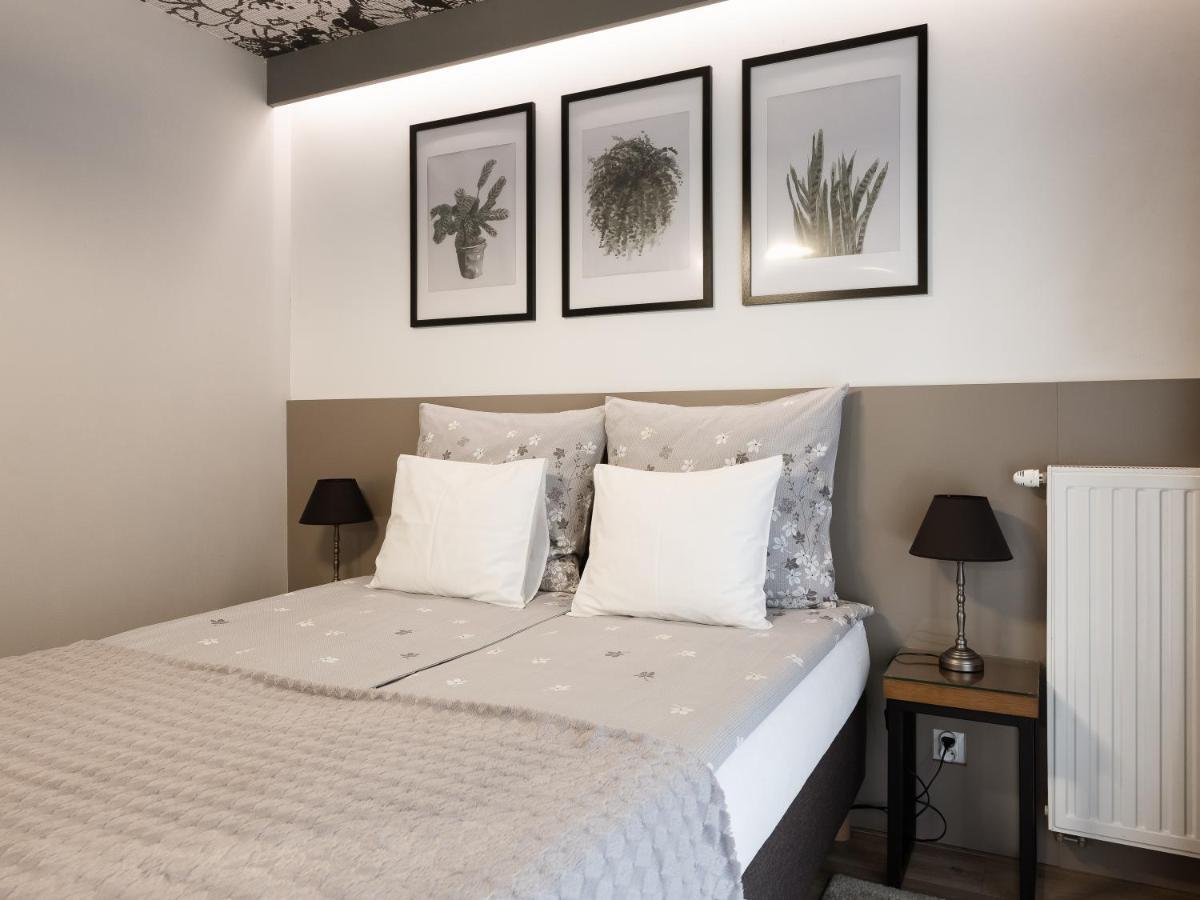Jacuzzi Apartments Krakow Bagian luar foto